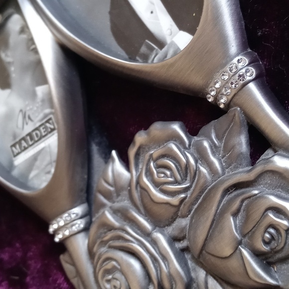 Metalic Frame - Picture 2 of 10